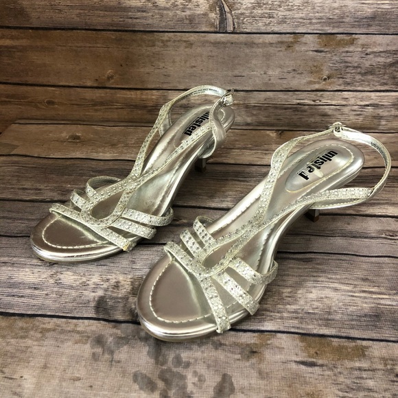 Sliver Unlisted Heels - Picture 3 of 6